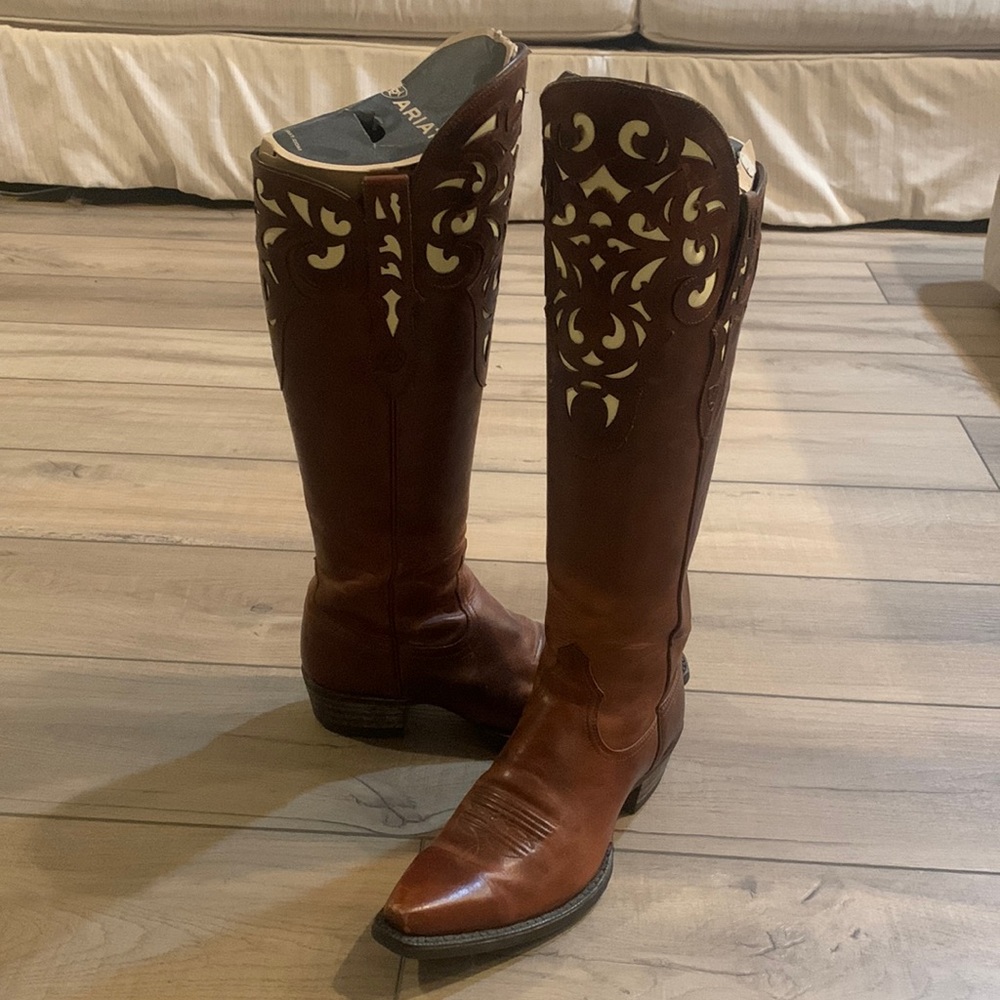 Ariat Hacienda cut out leather boots, size 8